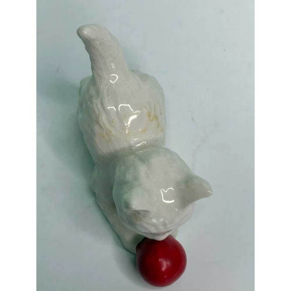 Goebel hummel white